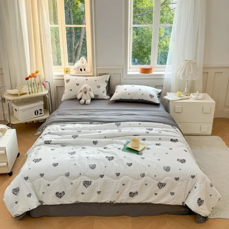 Bộ Ga Gối Kèm Chăn Trần Hè Set 4 Món Cotton Đũi Bong Bóng Mát Mềm Mịn EmmiBedding