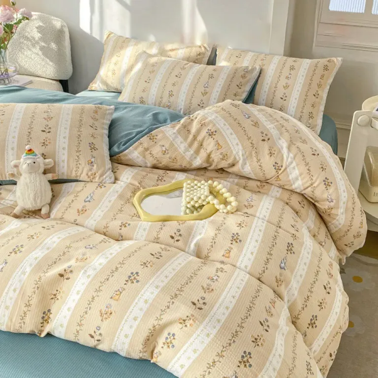 Chăn Ga Gối 4 Món Cotton Đũi Họa Tiết Vintage Hoa Nhí Decor Phòng Hàn Quốc Drap Nệm Bo Chun Phủ Giường EmmiBedding