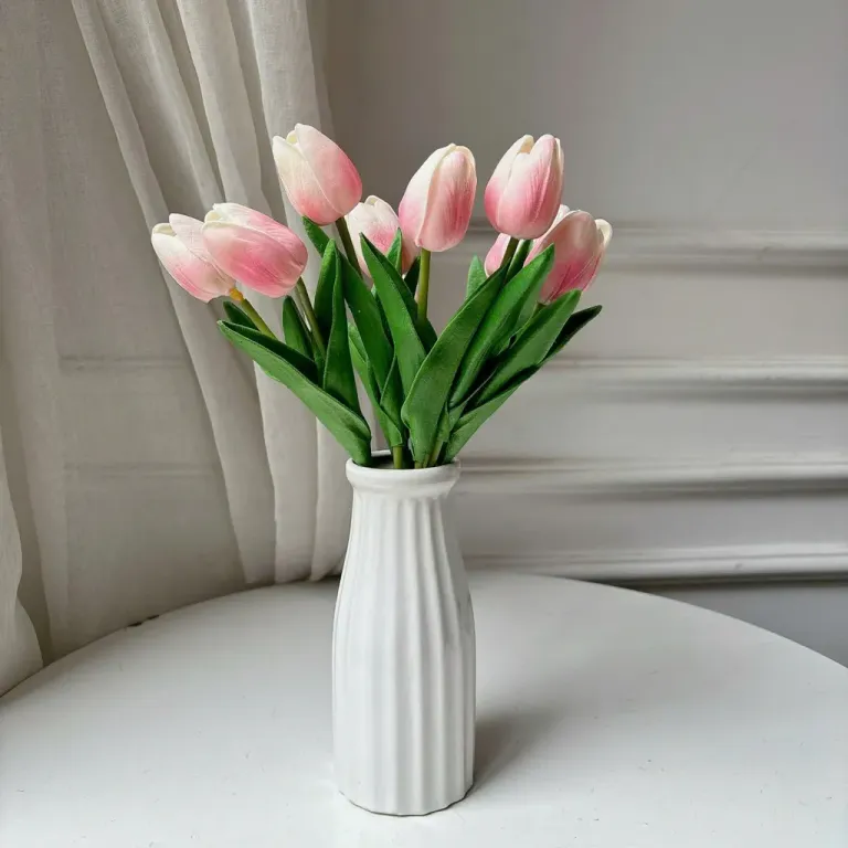 Combo Lọ & Hoa Tulip - Hoa Của Mơ Và Bơ