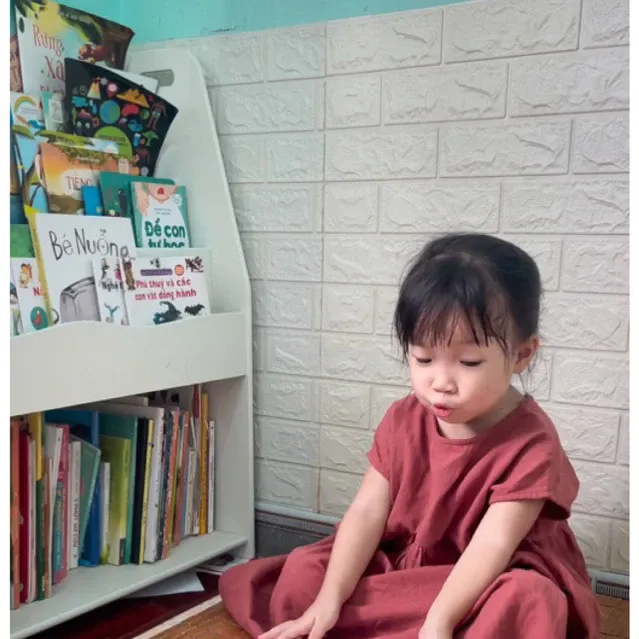 Kệ sách Montessori cho bé size lớn, đặt theo kích thước