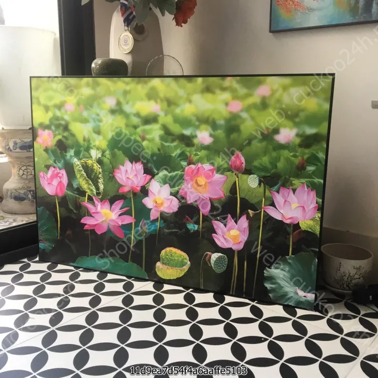 Tranh canvas - tranh hoa sen kích thước 60x90cm đủ khung và đinh 3 chân treo tường