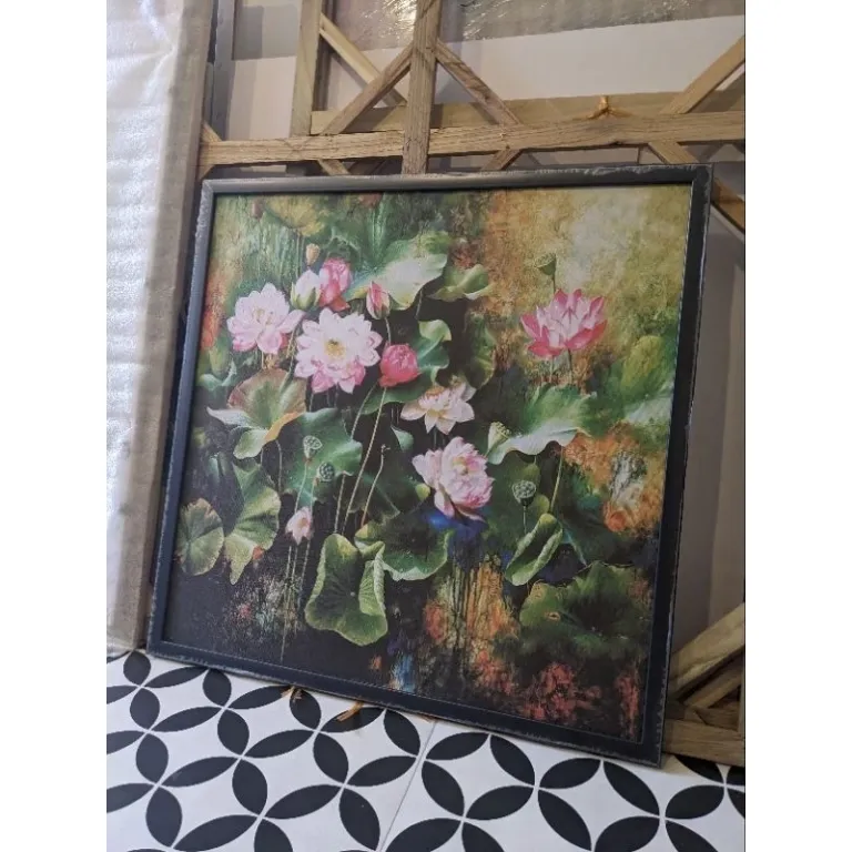 Tranh hoa sen kt: 60x60cm - chất liệu canvas,đủ khung và đinh treo, mẫu mã tùy chọn