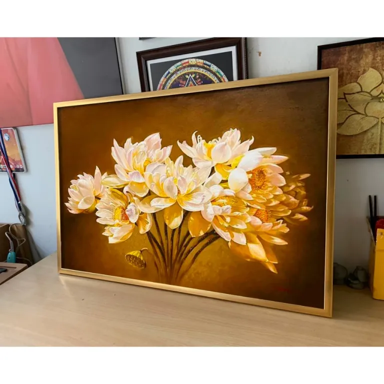 Tranh sen vàng, tranh in vải canvas lụa kimsa, kích thước 60x90cm đủ khung và đinh treo